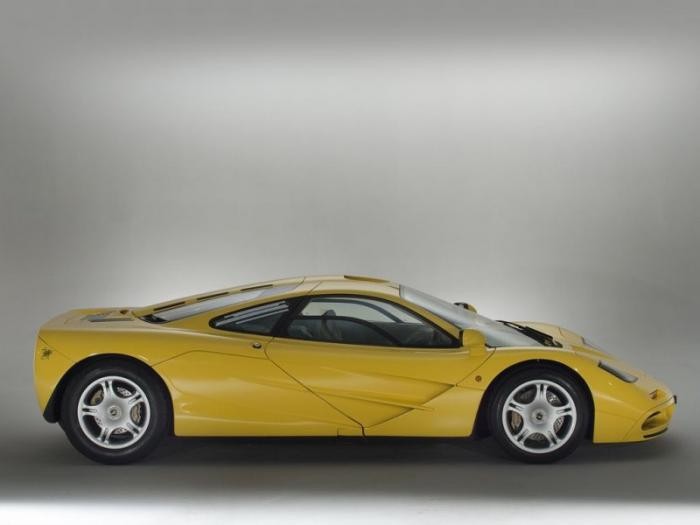 Новенький McLaren F1 в заводской упаковке на продажу (34 фото)