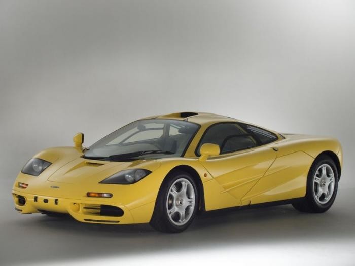 Новенький McLaren F1 в заводской упаковке на продажу (34 фото)