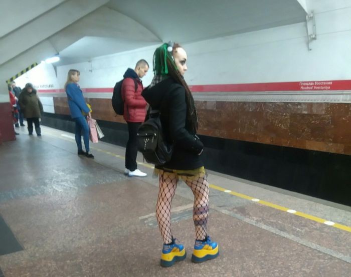 Модные пассажиры метро (28 фото)