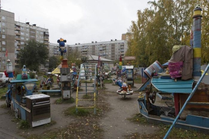 Уникальная детская площадка в Барнауле (6 фото)