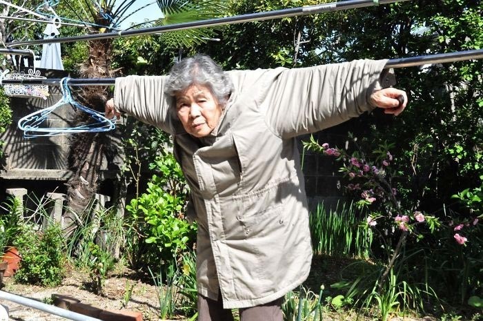 89-летняя бабушка из Японии познакомилась с современной фотографией (13 фото)