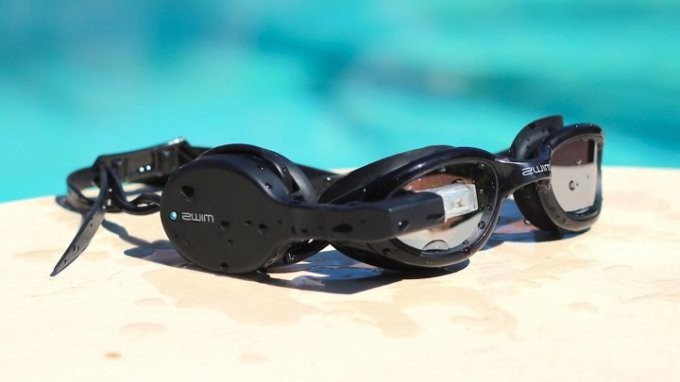 Очки для плавания с функционалом в стиле Google Glass (5 фото)