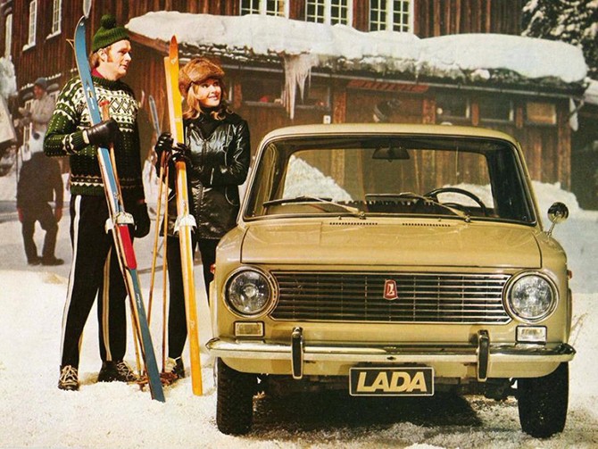 Как СССР рекламировал автомобили (21 фото)