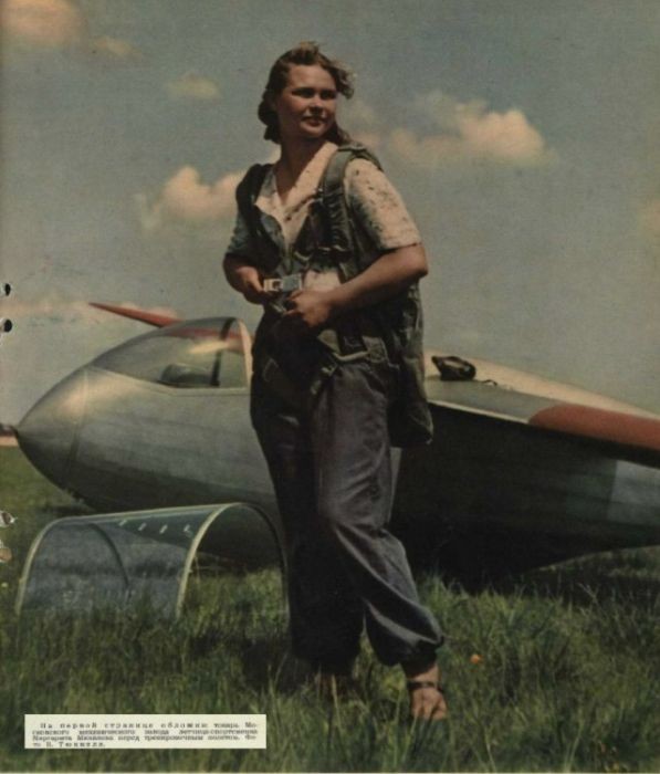 Советские девушки на страницах старых журналов (34 фото)