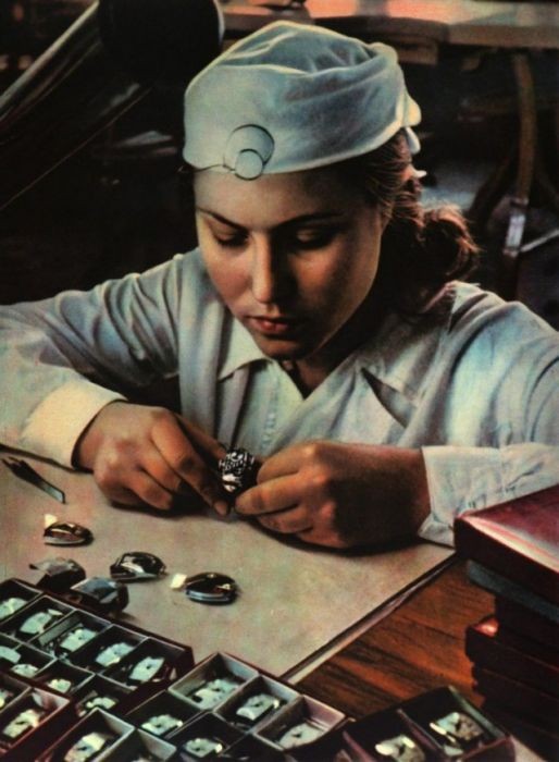 Советские девушки на страницах старых журналов (34 фото)