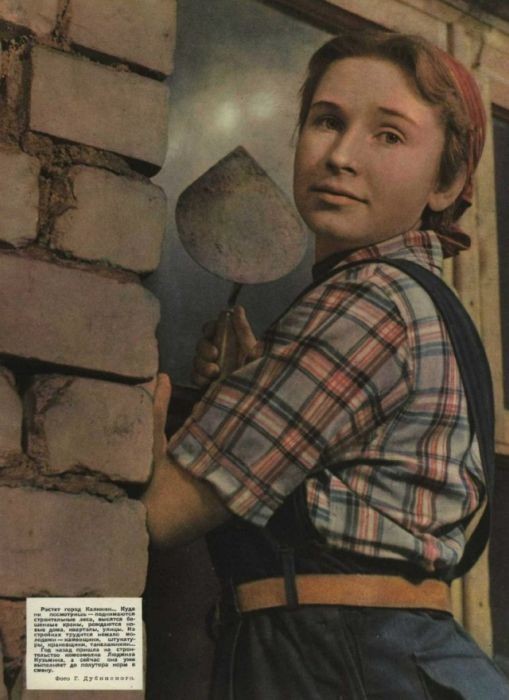 Советские девушки на страницах старых журналов (34 фото)