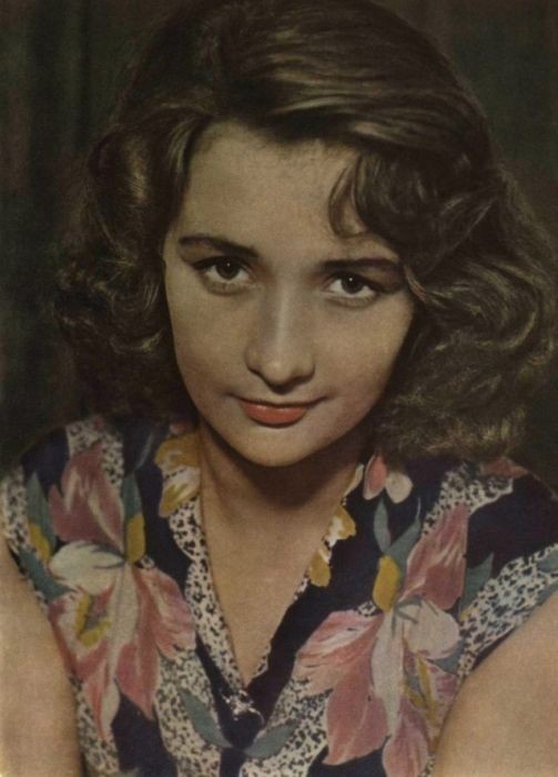 Советские девушки на страницах старых журналов (34 фото)