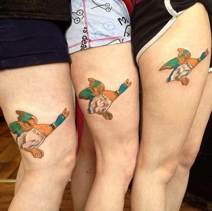 Татуировки лучших друзей (13 фото)