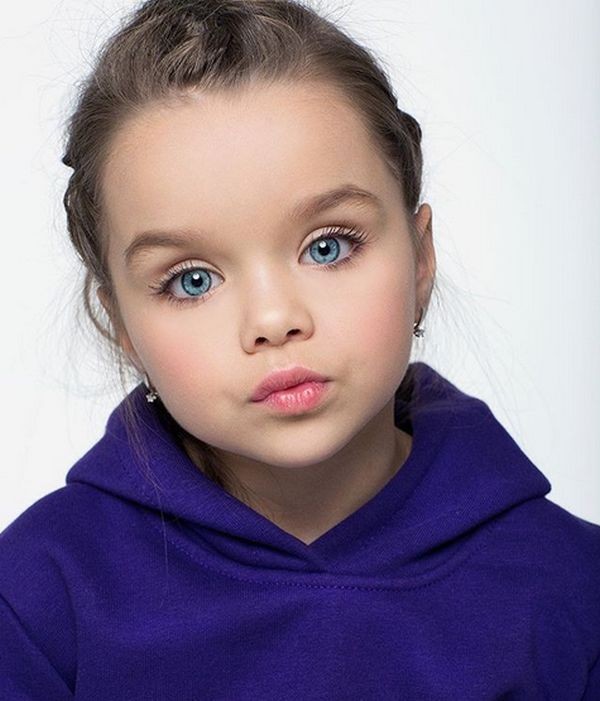 6-летнюю Анастасию Князеву назвали самой красивой девочкой в мире (12 фото)