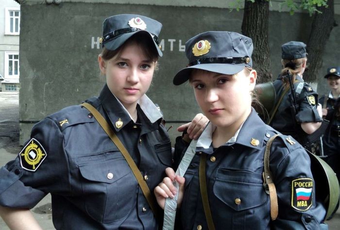 Девушки на страже порядка (33 фото)