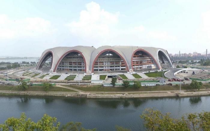Невероятная архитектура Северной Кореи (10 фото)