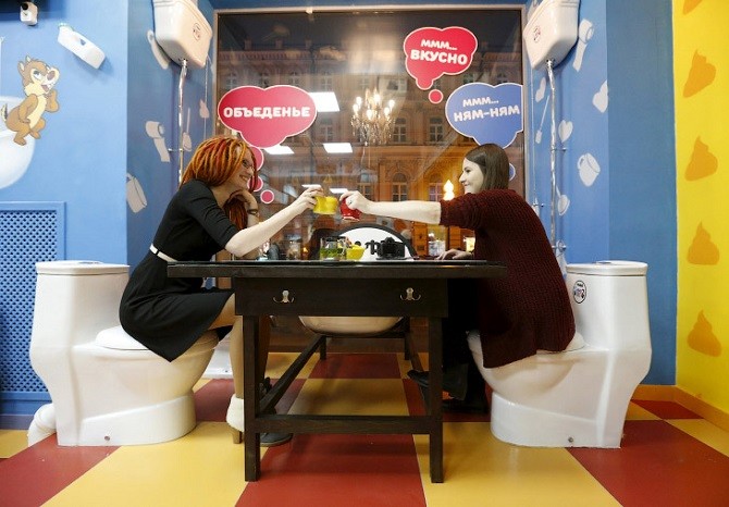 Кафе «Сумасшедший туалет» (9 фото)