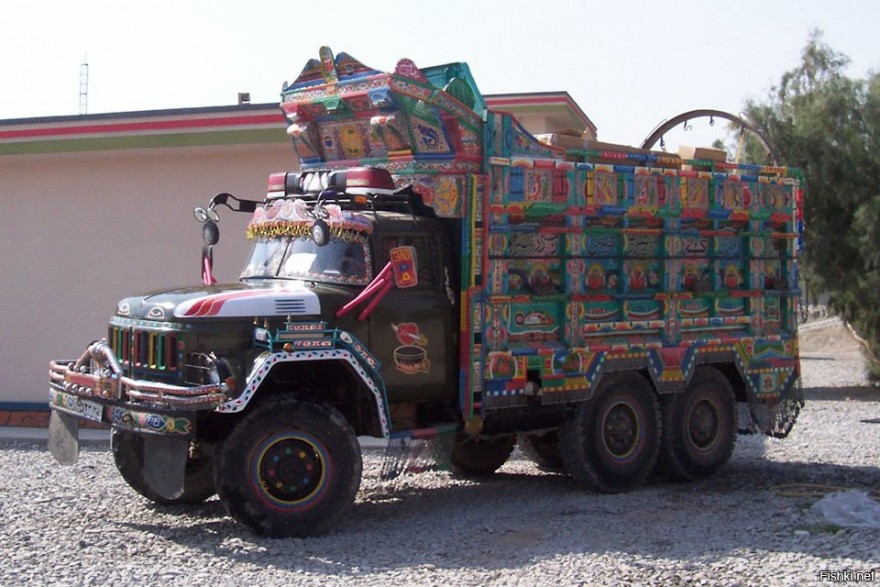Шедевры на колесах. Красочные пакистанские грузовики	(14 фото)