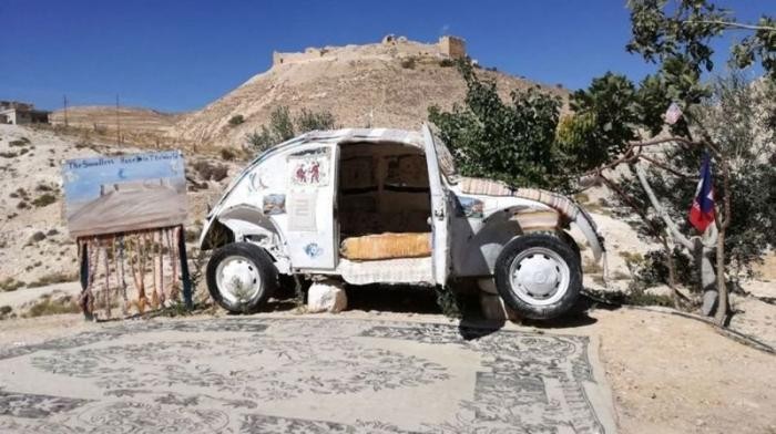 Мини-отель из старого Volkswagen в Иордании (9 фото)