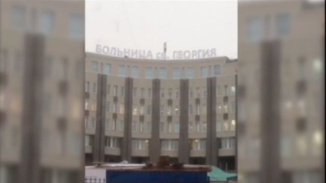 «Оргия» на крыше больницы святого Георгия в Санкт-Петербурге (2 фото)