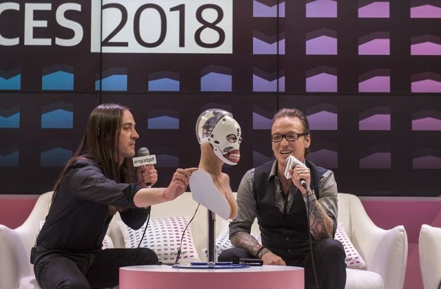 На выставке CES 2018 представили модульного секс-робота (4 фото)