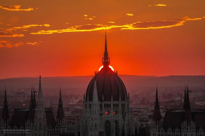 Фантастические закаты и рассветы Будапешта (18 фото)