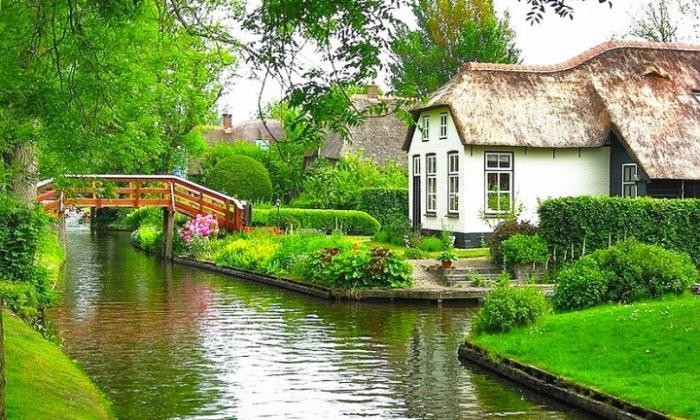 Голландская деревня Гитхорн — настоящий рай на Земле (10 фото)