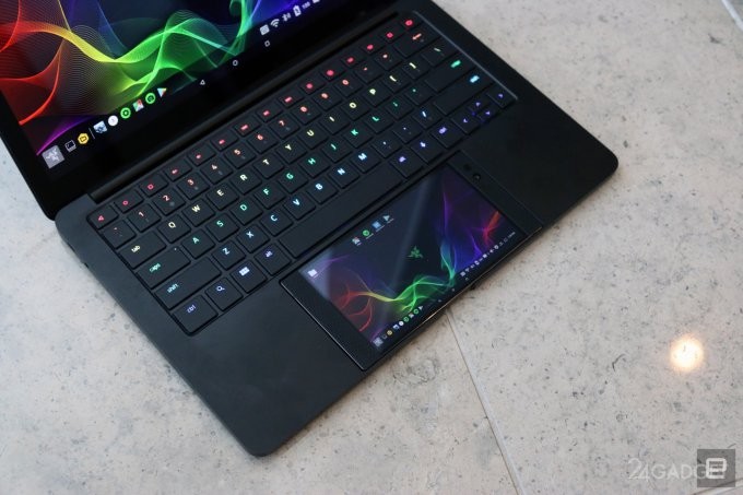 Док-станция в формате ноутбука для Razer Phone (14 фото + видео)