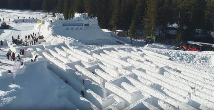 Самый большой в мире снежный лабиринт открылся в Польше (9 фото)