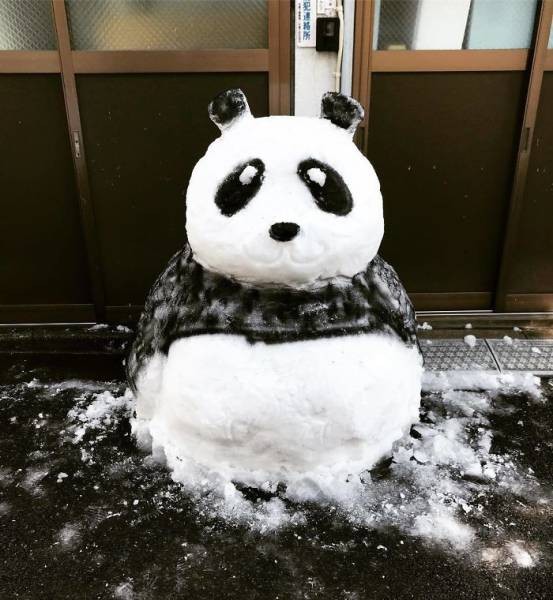 Снежные скульптуры на улицах Токио (40 фото)
