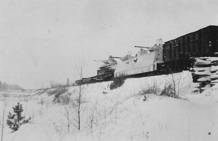 Потерянные советские бронепоезда на немецких фото (40 фото)