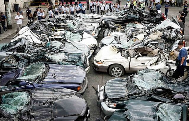 Президент Филиппин приказал уничтожить десятки люксовых авто (6 фото)