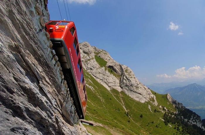 Самые необычные пассажирские маршруты из разных стран мира (10 фото)