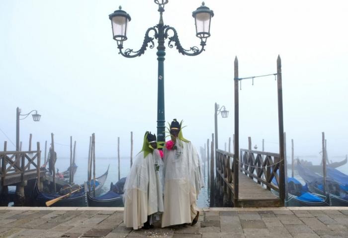 На улицах Венеции начался грандиозный карнавал (18 фото)
