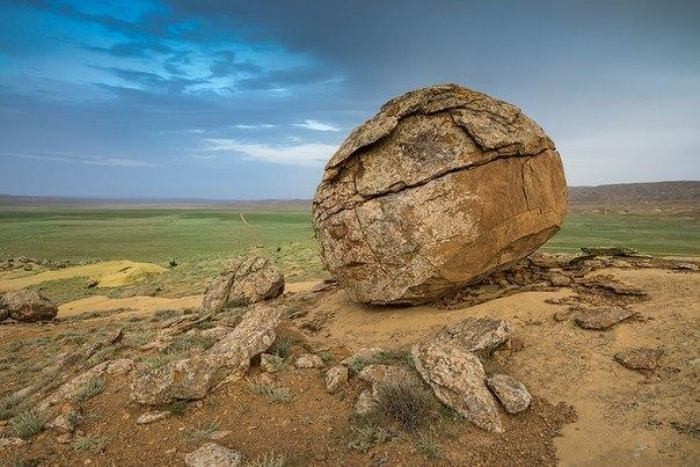 Долина шаров – загадочное место в Казахстане (6 фото)