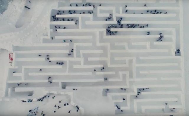 В Закопане появился снежный лабиринт (3 фото)