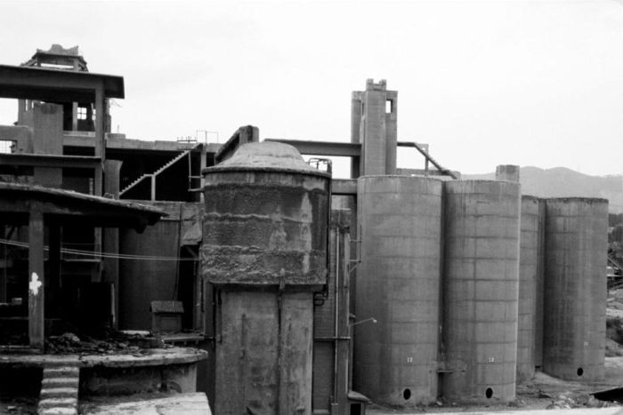 Цементный завод превратился в роскошный особняк (22 фото)