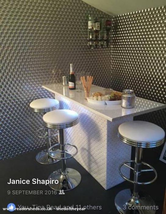 Уютный мини-паб во дворе дома (23 фото)