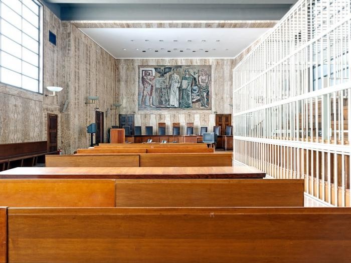 Залы суда, где нестыдно получить приговор (10 фото)