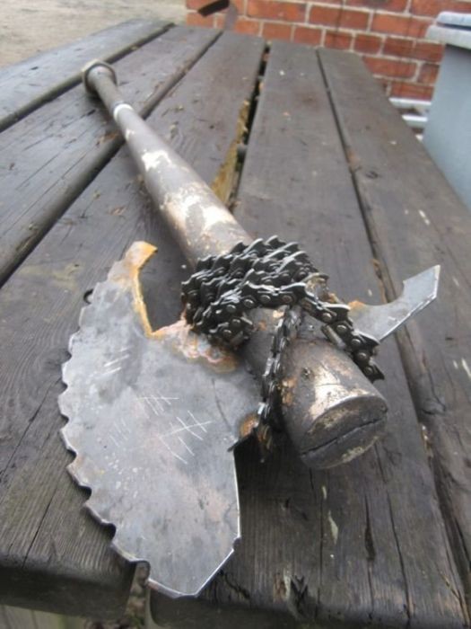 Жизнь после апокалипсиса: главное - оружие (34 фото)