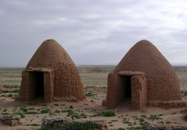 Заброшенная марокканская воинская часть в Западной Сахаре (16 фото)