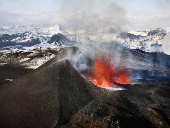 10 активных вулканов открытых для посещения (10 фото)