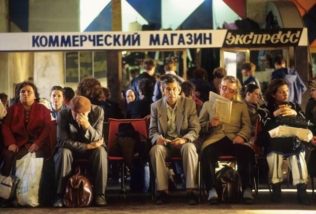 Россия начала 90-х на фото Жан-Поля Гийото (20 фото)