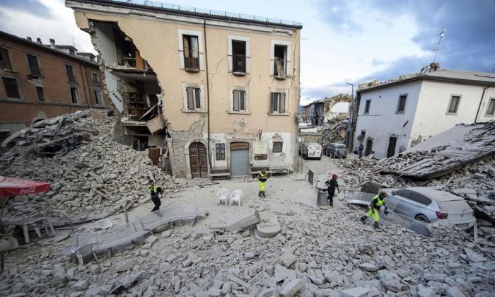Землетрясение в Италии: фотографии до и после (28 фото)