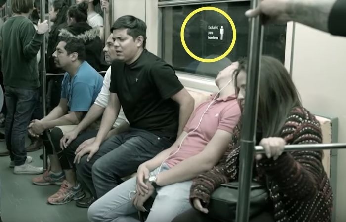 В Мексике запустили необычный вагон метро (5 фото)