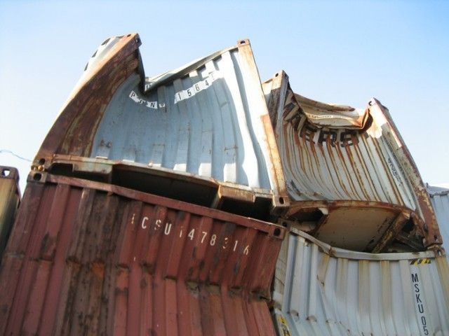 Последствия сильного шторма для контейнеровоза (11 фото)