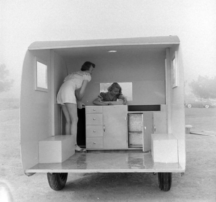 Сборный дом на колесах из 50-х годов (28 фото)