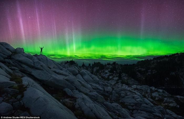 Крошечный человек на фоне грандиозных пейзаж (18 фото)