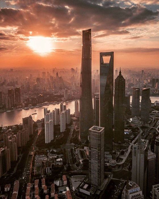 Вечерний Шанхай с высоты (17 фото)