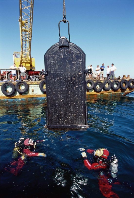 Египетские артефакты более 1200 лет пролежали под водой (16 фото)