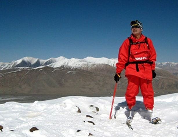 69-летний безногий онкобольной альпинист покорил Эверест (5 фото)