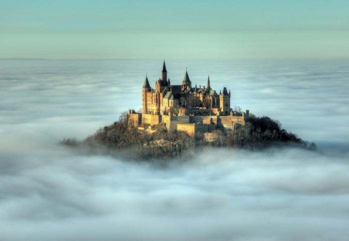 Сказочные замки из разных уголков мира (11 фото)