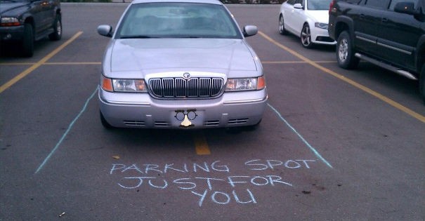 Как научить кретина правильно парковаться (13 фото)