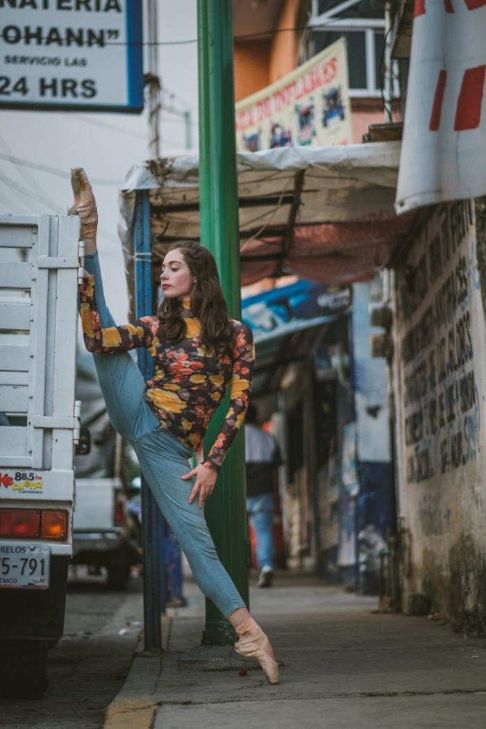 Чувственные портреты танцоров на оживленных улицах (18 фото)