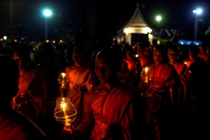 Фестиваль небесных фонариков в Таиланде (12 фото)